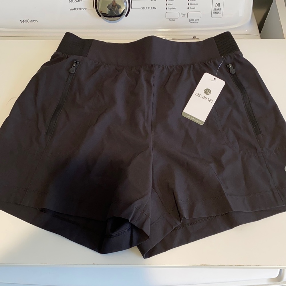 Apana shorts